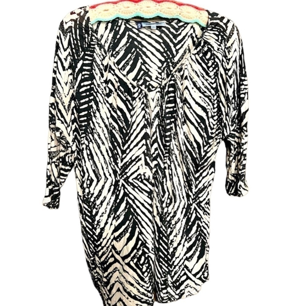 Jennifer lopez beige and black size large top